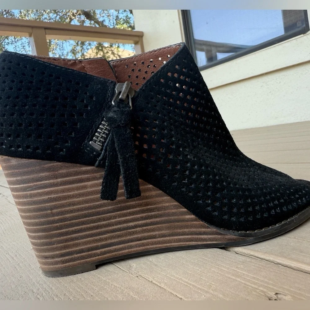 Lucky Brand Jabilo Suede Booties sz 8.5